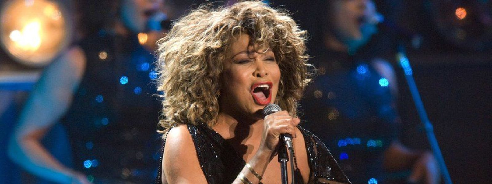 பிரபல பாடகி Tina Turner காலமானார்